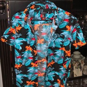 Casual collared shirt